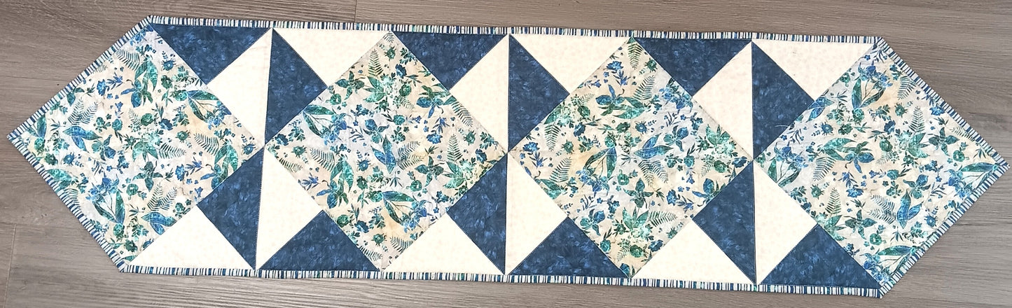 Quilt Minnesota 2025 - Sew Square Runner Kit - 2025 QMN Shop Hop