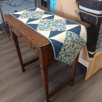 Quilt Minnesota 2025 - Sew Square Runner Kit - 2025 QMN Shop Hop